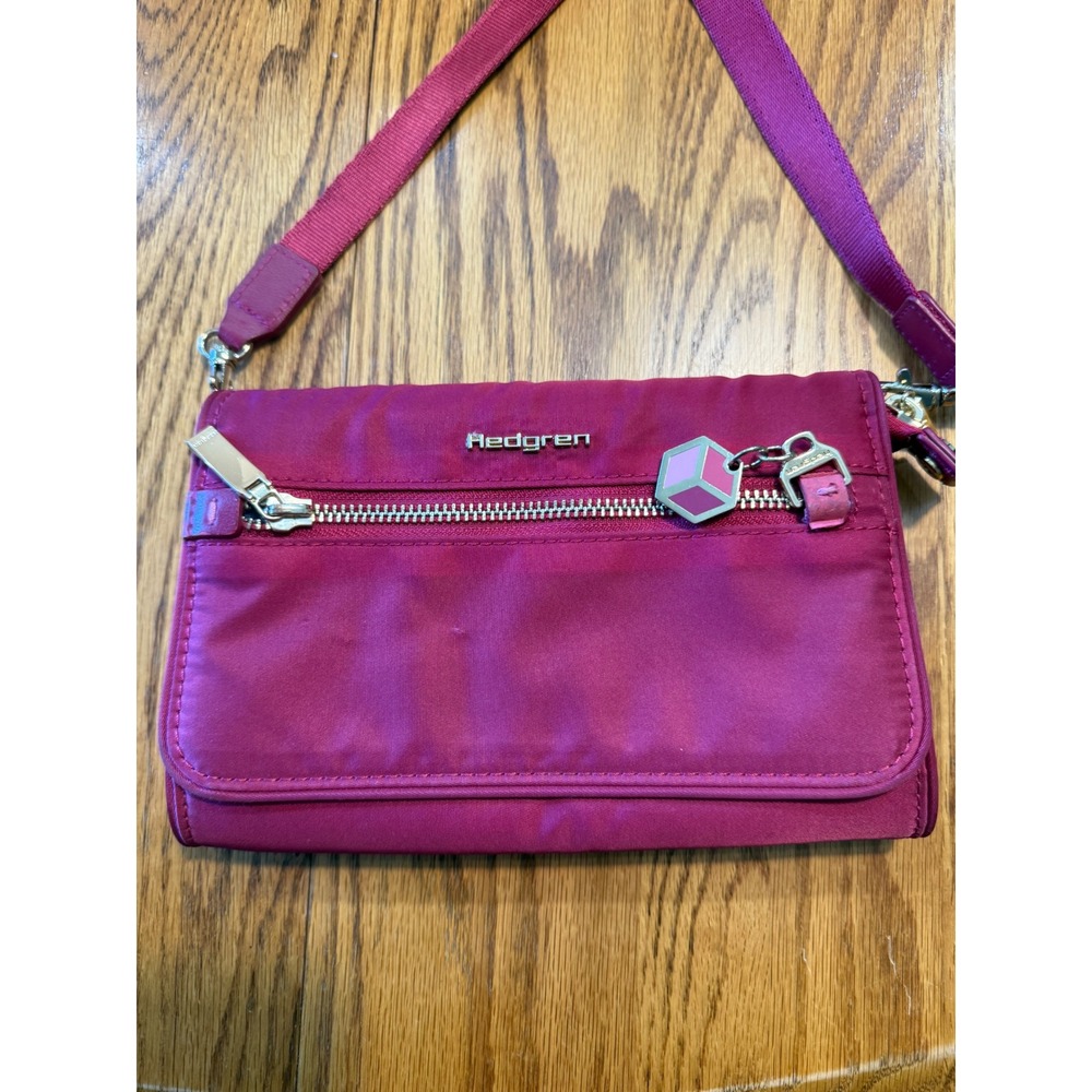Hedgren Magenta Pink Nylon Leather Trim Crossbody Bag Travel Clutch Cube Charm